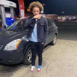 Meet your Posher, Elias